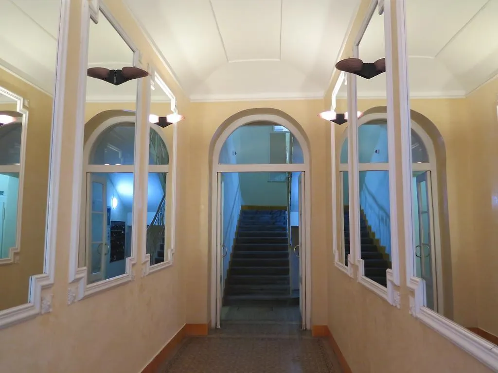 براغ Astronomical Clock Apartment